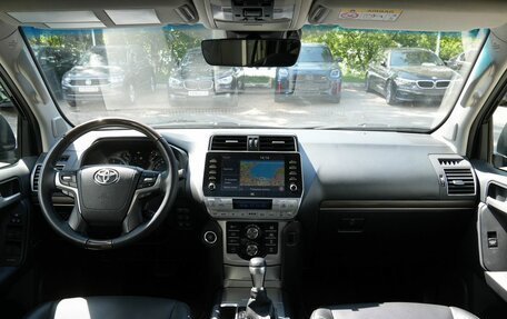 Toyota Land Cruiser Prado 150 рестайлинг 2, 2020 год, 5 100 000 рублей, 16 фотография