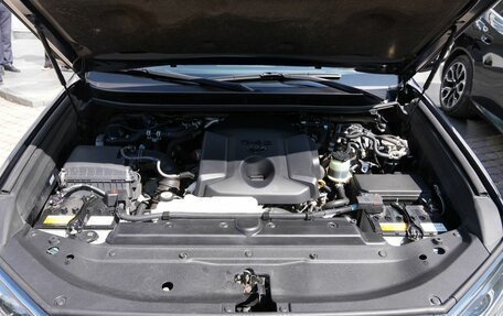Toyota Land Cruiser Prado 150 рестайлинг 2, 2020 год, 5 100 000 рублей, 36 фотография