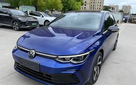 Volkswagen Golf VIII, 2023 год, 2 215 000 рублей, 3 фотография