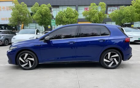Volkswagen Golf VIII, 2023 год, 2 215 000 рублей, 8 фотография