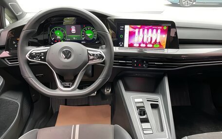 Volkswagen Golf VIII, 2023 год, 2 215 000 рублей, 11 фотография
