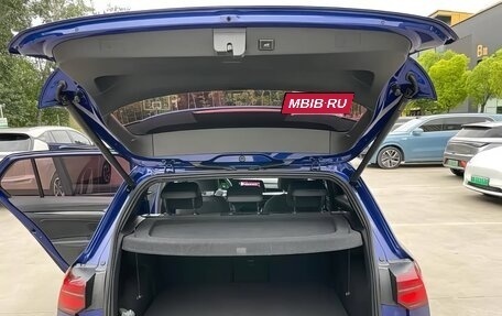 Volkswagen Golf VIII, 2023 год, 2 215 000 рублей, 18 фотография