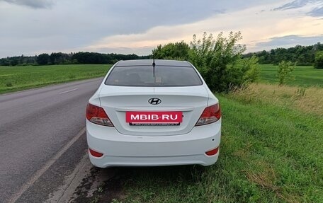 Hyundai Solaris II рестайлинг, 2013 год, 500 000 рублей, 3 фотография