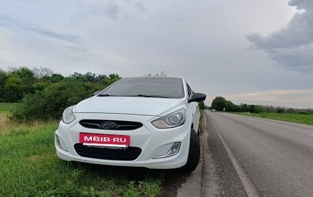 Hyundai Solaris II рестайлинг, 2013 год, 500 000 рублей, 8 фотография