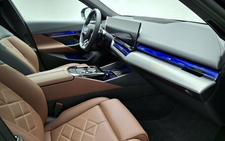 BMW 5 серия, 2025 год, 9 240 000 рублей, 4 фотография