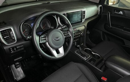 KIA Sportage IV рестайлинг, 2021 год, 2 699 000 рублей, 6 фотография