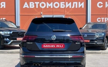 Volkswagen Tiguan II, 2018 год, 2 330 000 рублей, 6 фотография