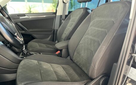 Volkswagen Tiguan II, 2018 год, 2 330 000 рублей, 21 фотография