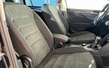 Volkswagen Tiguan II, 2018 год, 2 330 000 рублей, 22 фотография