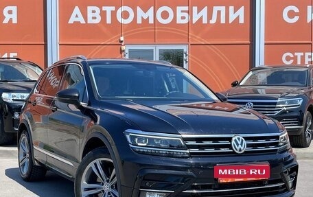 Volkswagen Tiguan II, 2018 год, 2 330 000 рублей, 3 фотография
