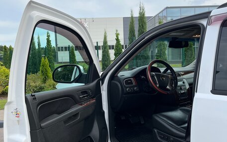 Chevrolet Tahoe III, 2012 год, 2 200 000 рублей, 8 фотография