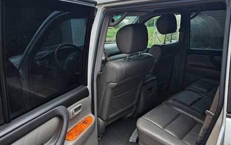 Toyota Land Cruiser 100 рестайлинг 2, 2007 год, 3 000 000 рублей, 16 фотография