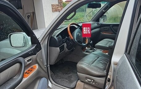 Toyota Land Cruiser 100 рестайлинг 2, 2007 год, 3 000 000 рублей, 17 фотография