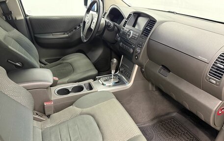 Nissan Pathfinder, 2011 год, 1 900 000 рублей, 21 фотография