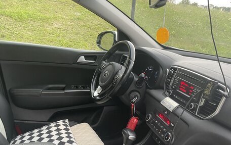 KIA Sportage IV рестайлинг, 2017 год, 2 100 000 рублей, 6 фотография