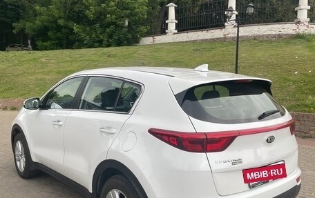 KIA Sportage IV рестайлинг, 2017 год, 2 100 000 рублей, 5 фотография