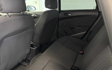 Opel Astra J, 2011 год, 500 000 рублей, 24 фотография
