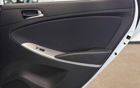 Hyundai Solaris II рестайлинг, 2013 год, 999 000 рублей, 23 фотография