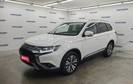 Mitsubishi Outlander III рестайлинг 3, 2020 год, 2 150 000 рублей, 1 фотография