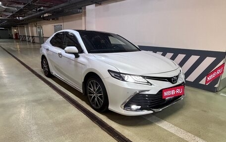 Toyota Camry, 2023 год, 4 200 000 рублей, 2 фотография