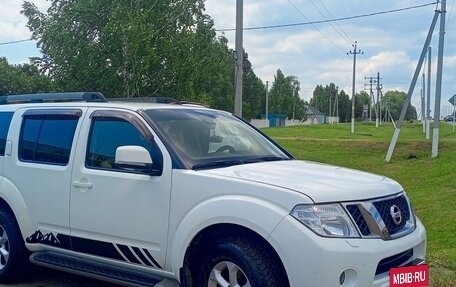 Nissan Pathfinder, 2011 год, 1 300 000 рублей, 2 фотография