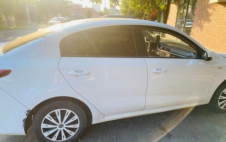 KIA Rio IV, 2021 год, 950 000 рублей, 2 фотография