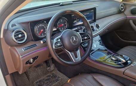 Mercedes-Benz E-Класс, 2019 год, 3 300 000 рублей, 10 фотография