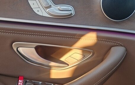 Mercedes-Benz E-Класс, 2019 год, 3 300 000 рублей, 8 фотография