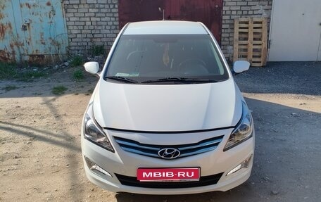 Hyundai Solaris II рестайлинг, 2015 год, 1 320 000 рублей, 1 фотография