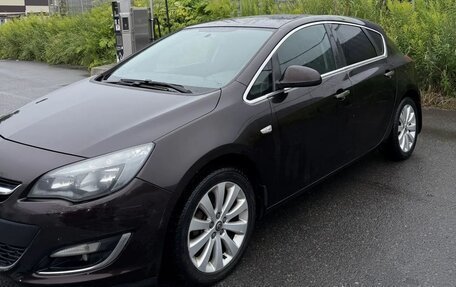 Opel Astra J, 2014 год, 816 990 рублей, 2 фотография