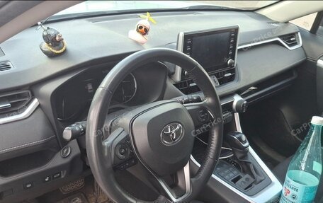 Toyota RAV4, 2021 год, 3 400 000 рублей, 6 фотография