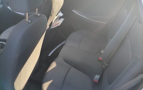 Hyundai Solaris II рестайлинг, 2015 год, 1 320 000 рублей, 8 фотография