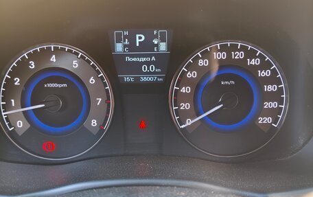 Hyundai Solaris II рестайлинг, 2015 год, 1 320 000 рублей, 10 фотография