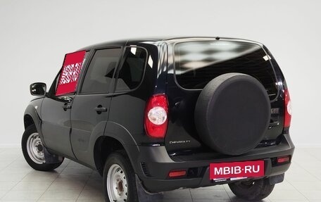 Chevrolet Niva I рестайлинг, 2018 год, 825 000 рублей, 4 фотография
