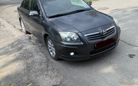 Toyota Avensis III рестайлинг, 2008 год, 825 000 рублей, 1 фотография