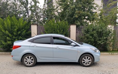 Hyundai Solaris II рестайлинг, 2012 год, 950 000 рублей, 1 фотография