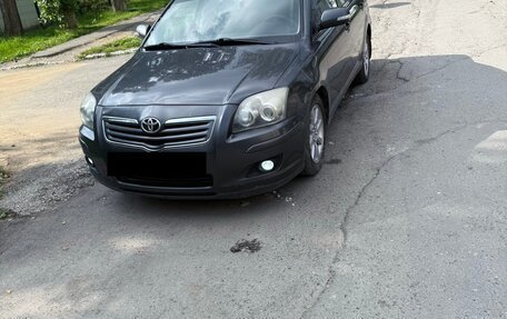 Toyota Avensis III рестайлинг, 2008 год, 825 000 рублей, 2 фотография