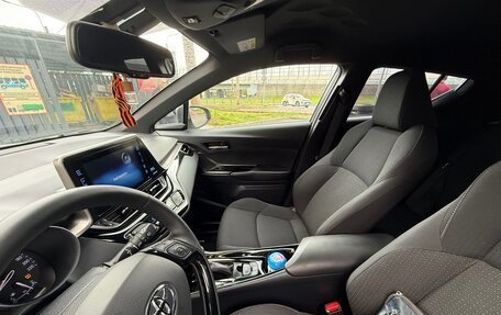 Toyota C-HR I рестайлинг, 2018 год, 2 150 000 рублей, 10 фотография