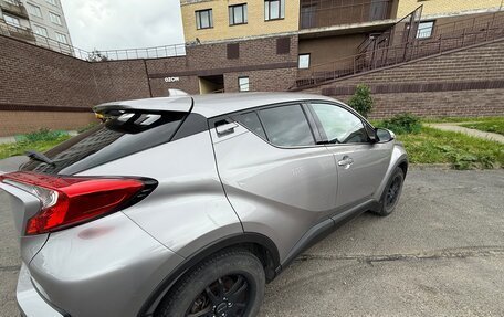 Toyota C-HR I рестайлинг, 2018 год, 2 150 000 рублей, 6 фотография
