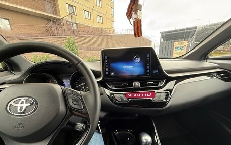 Toyota C-HR I рестайлинг, 2018 год, 2 150 000 рублей, 9 фотография