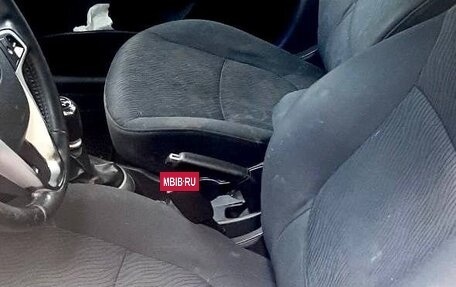 Hyundai Solaris II рестайлинг, 2011 год, 600 000 рублей, 10 фотография