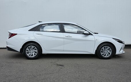 Hyundai Elantra, 2022 год, 2 180 000 рублей, 4 фотография