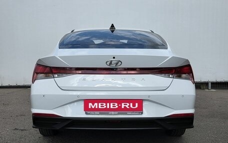 Hyundai Elantra, 2022 год, 2 180 000 рублей, 6 фотография