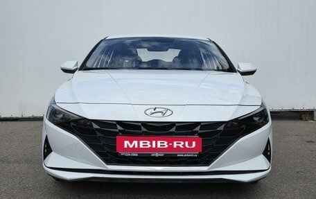 Hyundai Elantra, 2022 год, 2 180 000 рублей, 2 фотография