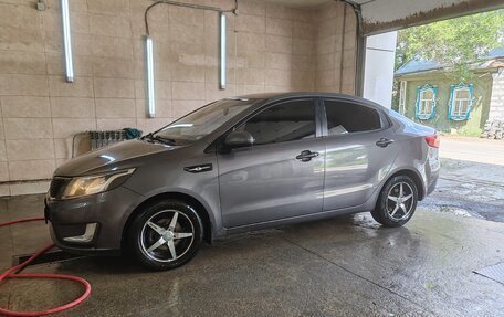 KIA Rio III рестайлинг, 2011 год, 500 000 рублей, 2 фотография