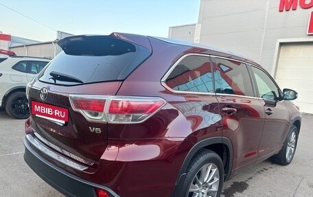 Toyota Highlander III, 2014 год, 3 498 000 рублей, 7 фотография