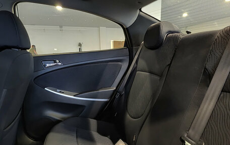 Hyundai Solaris II рестайлинг, 2013 год, 830 000 рублей, 16 фотография