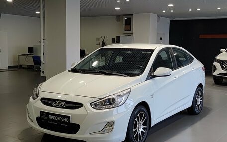 Hyundai Solaris II рестайлинг, 2013 год, 830 000 рублей, 5 фотография