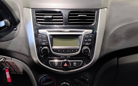Hyundai Solaris II рестайлинг, 2013 год, 830 000 рублей, 19 фотография