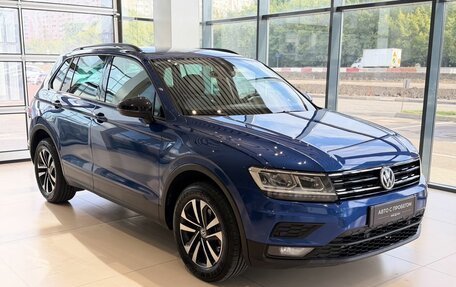 Volkswagen Tiguan II, 2019 год, 1 920 000 рублей, 3 фотография